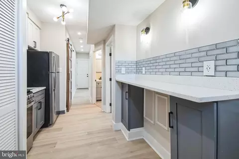 Entry Way - 461 15th St NE, Washington, DC 20002 photo 3 of 6