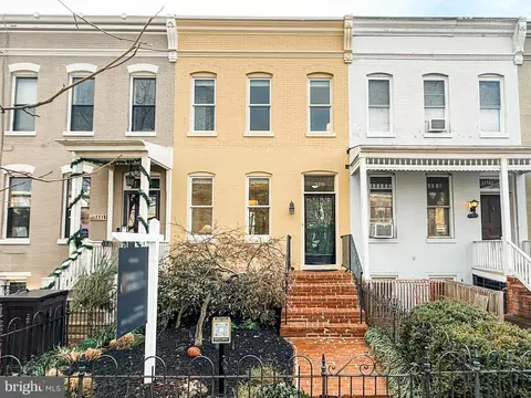 329 13th St SE, Washington, DC 20003