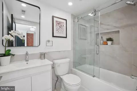 4423 Volta Pl NW, Washington, DC 20007 photo 18