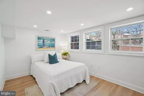 4423 Volta Pl NW, Washington, DC 20007 photo 27