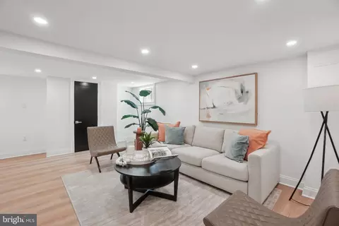 4423 Volta Pl NW, Washington, DC 20007 photo 24