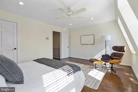 Bedroom - 1230 C St SE, Washington, DC 20003 photo 4 of 7