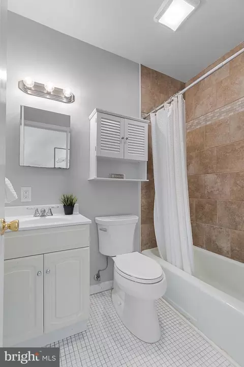 Bath - 1230 C St SE, Washington, DC 20003 photo 4 of 4