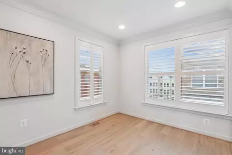 906 3rd Pl SE, Washington, DC 20003 photo 34