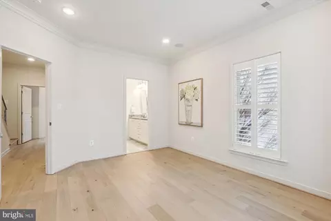 906 3rd Pl SE, Washington, DC 20003 photo 28