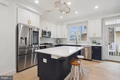 906 3rd Pl SE, Washington, DC 20003 photo 8