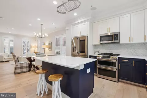 906 3rd Pl SE, Washington, DC 20003 photo 9
