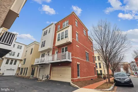 906 3rd Pl SE, Washington, DC 20003 photo 4