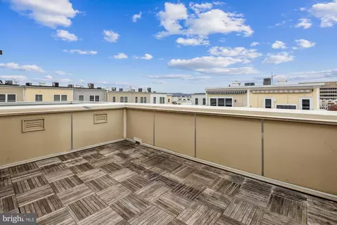 906 3rd Pl SE, Washington, DC 20003 photo 40