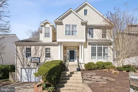 5305 Cushing Pl NW, Washington, DC 20016