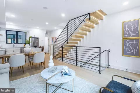 Entry Way - 507 L NE #A, Washington, DC 20002 photo 4 of 19