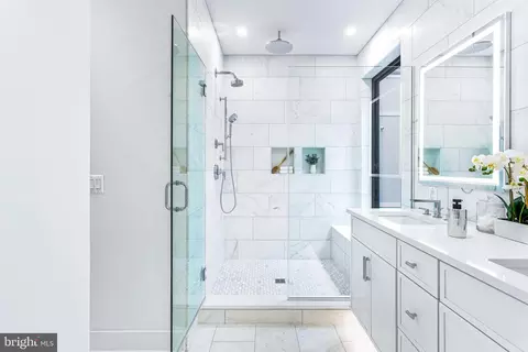 Bath - 507 L NE #A, Washington, DC 20002 photo 4 of 7