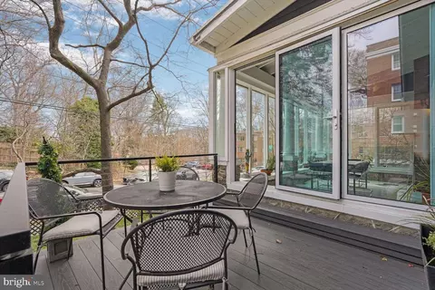 2735 Macomb St NW, Washington, DC 20008 photo 18