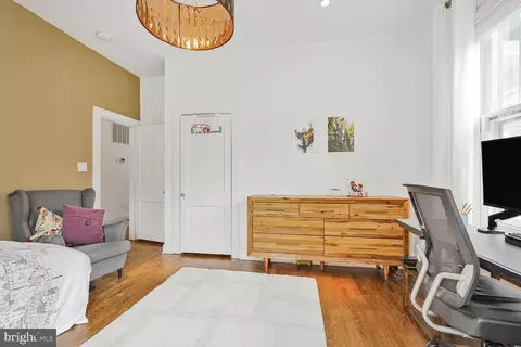 2735 Macomb St NW, Washington, DC 20008 photo 24