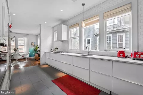 2735 Macomb St NW, Washington, DC 20008 photo 10