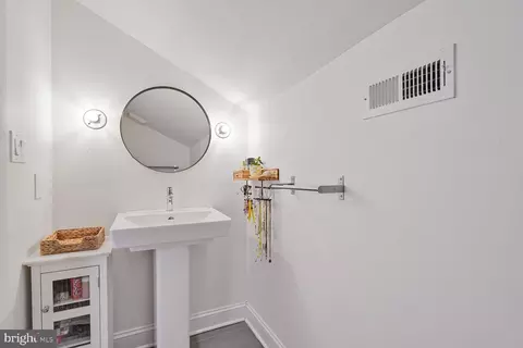 2735 Macomb St NW, Washington, DC 20008 photo 38