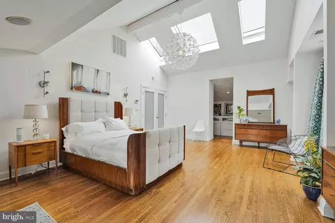 2735 Macomb St NW, Washington, DC 20008 photo 30