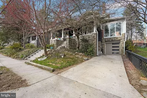 2735 Macomb St NW, Washington, DC 20008 photo 2