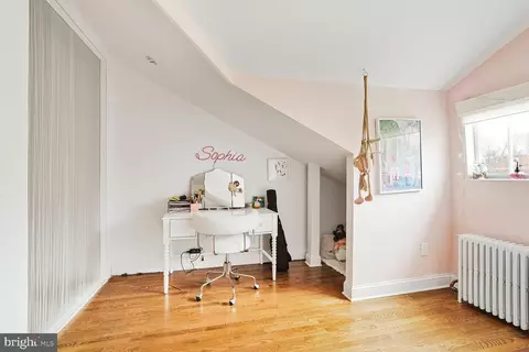 2735 Macomb St NW, Washington, DC 20008 photo 37