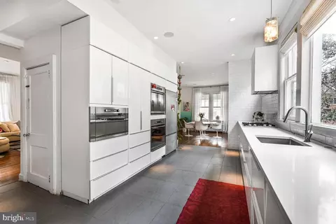 2735 Macomb St NW, Washington, DC 20008 photo 11