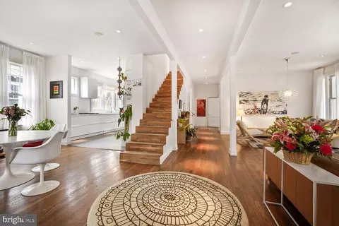 2735 Macomb St NW, Washington, DC 20008 photo 4
