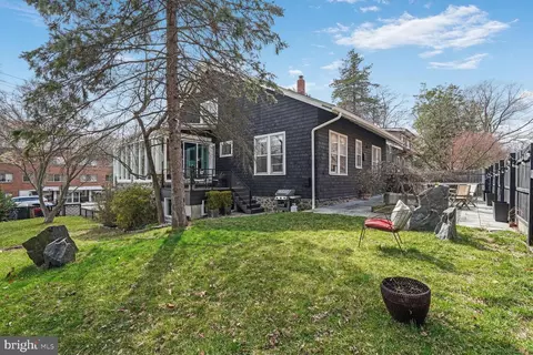 2735 Macomb St NW, Washington, DC 20008 photo 3
