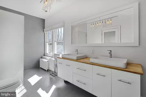 2735 Macomb St NW, Washington, DC 20008 photo 32