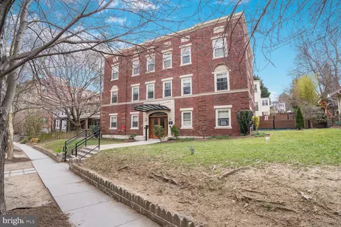 2926 Porter St NW #308, Washington, DC 20008