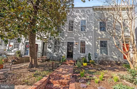 527 5th St SE, Washington, DC 20003