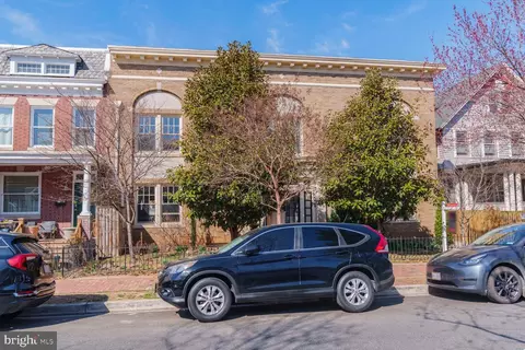 1823 Newton St NW #209, Washington, DC 20010