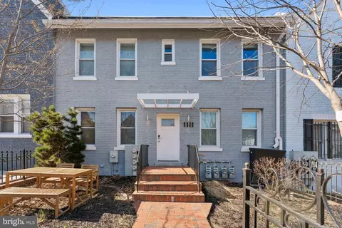 1111 Penn St NE #4, Washington, DC 20002