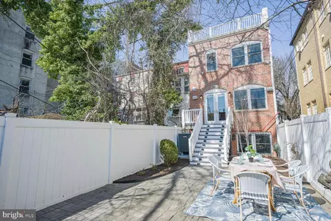 Exterior - 1353 E Capitol St SE, Washington, DC 20003 photo 3 of 4