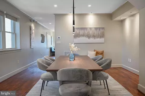 Dining - 1353 E Capitol St SE, Washington, DC 20003 photo 2 of 3