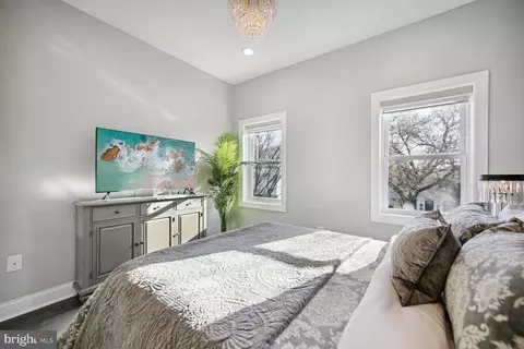 27 17th St SE, Washington, DC 20003 photo 15