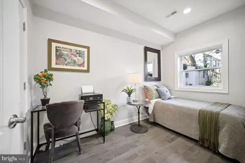 27 17th St SE, Washington, DC 20003 photo 11