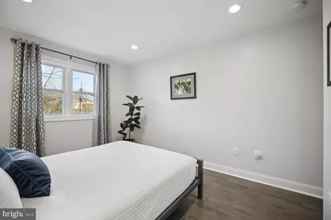 27 17th St SE, Washington, DC 20003 photo 19