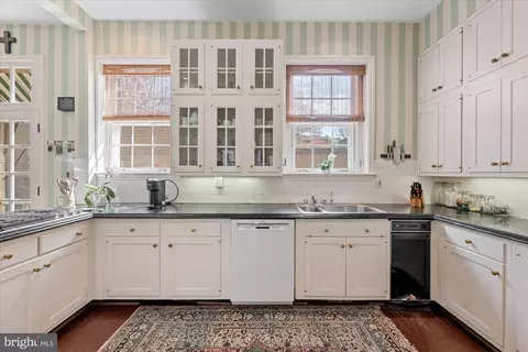 Kitchen - 2805 P St NW, Washington, DC 20007 photo 5 of 7