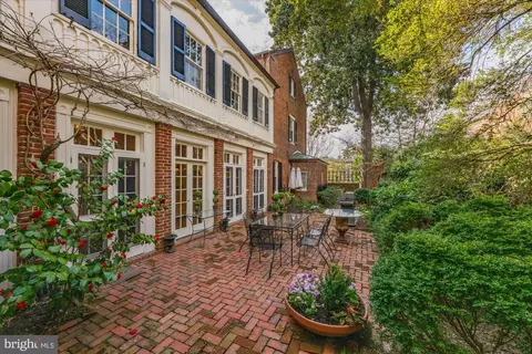Exterior - 2805 P St NW, Washington, DC 20007 photo 6 of 11