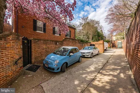 Exterior - 2805 P St NW, Washington, DC 20007 photo 10 of 11