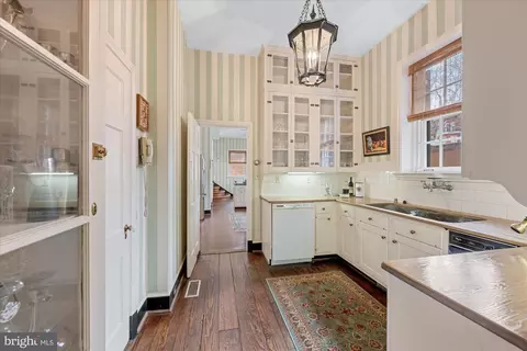 Kitchen - 2805 P St NW, Washington, DC 20007 photo 2 of 7