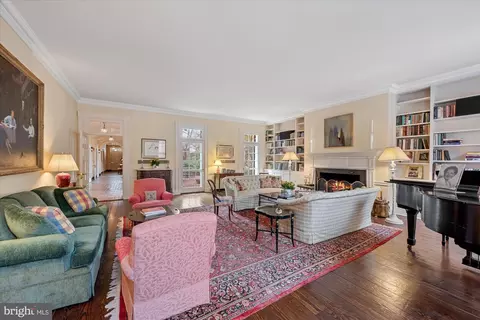 Living - 2805 P St NW, Washington, DC 20007 photo 5 of 7