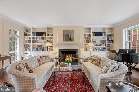 Living - 2805 P St NW, Washington, DC 20007 photo 6 of 7