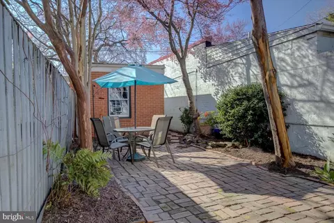 Exterior - 729 10th St SE, Washington, DC 20003 photo 6 of 8