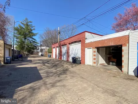 Exterior - 729 10th St SE, Washington, DC 20003 photo 8 of 8