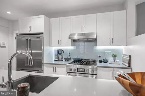 611 D St SE #4A, Washington, DC 20003 photo 6