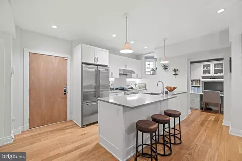 611 D St SE #4A, Washington, DC 20003 photo 4