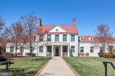 611 D St SE #4A, Washington, DC 20003