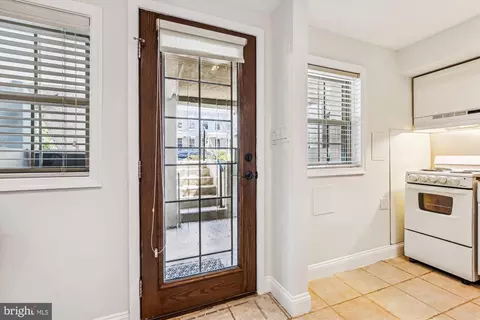 1134 4th St NE, Washington, DC 20002 photo 39