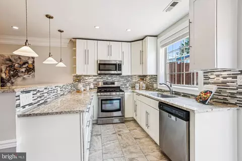 1134 4th St NE, Washington, DC 20002 photo 14