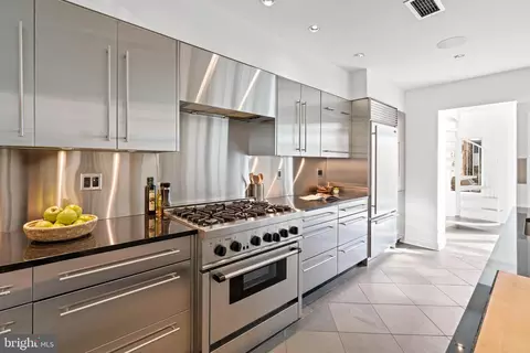 1732 S Street St NW, Washington, DC 20009 photo 11